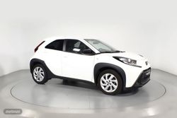 Toyota Aygo X Cross 1.0 VVT-I PLAY 5P - Miniatura 23