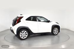 Toyota Aygo X Cross 1.0 VVT-I PLAY 5P - Miniatura 24