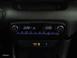 Toyota Yaris 1.5 VVT-I HYBRID STYLE 5P - Miniatura 11