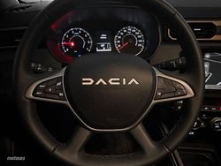 Dacia Duster 1.3 TCE 150CV Extreme EDC - Miniatura 8