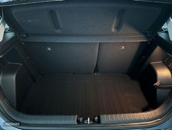 Hyundai i20 1.2 MPI 79CV Essence - Miniatura 17