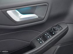 Ford Kuga 1.5 Ecoboost 150CV STLine - Miniatura 17