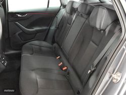 Skoda Kamiq 1.0 TSI 115CV Sport DSG - Miniatura 17