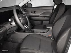 Hyundai Kona 1.0 TGDI 120CV Maxx - Miniatura 17