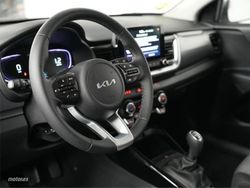 Kia Stonic 1.0 TGDI 100CV Active - Miniatura 17