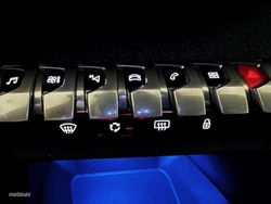 Peugeot 3008 1.5 BlueHDI 130CV Allure Pack EAT8 - Miniatura 12