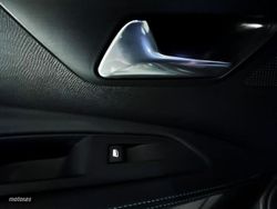 Peugeot 3008 1.5 BlueHDI 130CV Allure Pack EAT8 - Miniatura 16