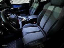 Peugeot 3008 1.5 BlueHDI 130CV Allure Pack EAT8 - Miniatura 17
