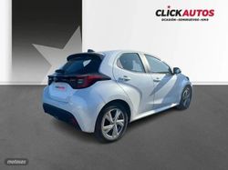 Toyota Yaris 1.5 e-CVT 116CV 120H Active Plus - Miniatura 3