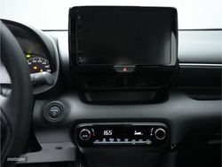 Toyota Yaris 1.5 e-CVT 116CV 120H Active Plus - Miniatura 6