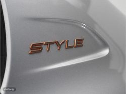 Peugeot 208 1.2 100CV Style Hybrid eDCS6 - Miniatura 24