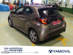 Toyota Yaris 120H Active Plus 85 kW (116 CV) - Miniatura 4