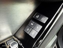 Land Rover Range Rover Velar D200 MHEV 4WD Auto R-Dynamic S - Miniatura 16