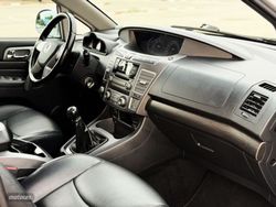 Ssangyong Rodius D22T Limited - Miniatura 24