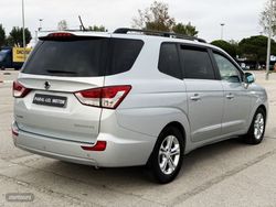 Ssangyong Rodius D22T Limited - Miniatura 3