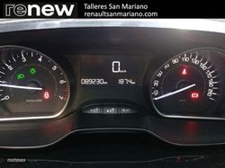 Peugeot 2008 SIGNATURE - Miniatura 15