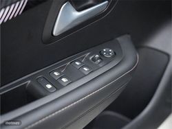 Peugeot 208 1.2 Hybrid 110CV Allure eDCS6 - Miniatura 18