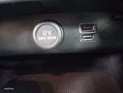 Volvo XC40 1.5 T4 Twin Recharge Essential Auto - Miniatura 30