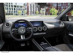 Mercedes EQA 250+ amg night edition - Miniatura 9