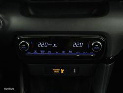 Toyota Yaris 1.5 VVT-I HYBRID STYLE 5P - Miniatura 11