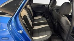 Kia Ceed 1.6 MHEV 100KW GT LINE 5P - Miniatura 11