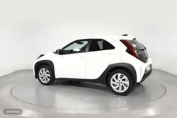 Toyota Aygo 1.0 VVT-I PLAY 5P - Miniatura 18
