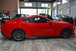 Ford Mustang Fastback GT 5.0 V8 - Miniatura 4