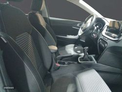 Kia XCeed 1.0 T-GDi Drive 74kW (100CV) - Miniatura 8
