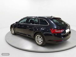 Skoda Superb 2.0 CRTDI 110KW STYLE - Miniatura 4