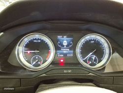Skoda Superb 2.0 CRTDI 110KW STYLE - Miniatura 9