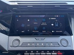 Peugeot 408 PLUG-IN HYBRID 225 e-EAT8 Allure - Miniatura 12