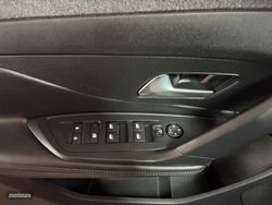 Peugeot 408 PLUG-IN HYBRID 225 e-EAT8 Allure - Miniatura 19