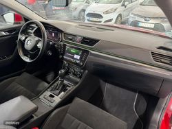 Skoda Superb Combi 2.0TDI 150CV Style DSG - Miniatura 6