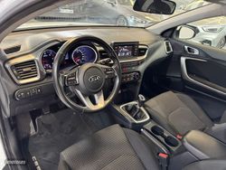Kia Ceed SW Tourer 1.6 CRDi 85kW 115CV Concept - Miniatura 12