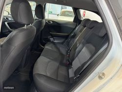 Kia Ceed SW Tourer 1.6 CRDi 85kW 115CV Concept - Miniatura 8