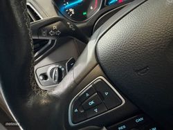 Ford Kuga Vignale 2.0 TDCi 132kW 4x4 PowerShift - Miniatura 31
