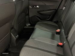 Peugeot 2008 Puretech 130 S&S EAT8 Allure Pack - Miniatura 10