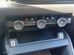 Citroen C4 Hybrid 136 e-DCS6 Plus - Miniatura 17