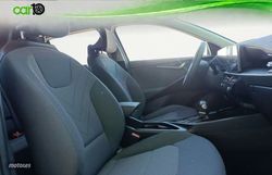 Kia Niro 1.6 GDi HEV 95kW (129CV) Drive - Miniatura 13