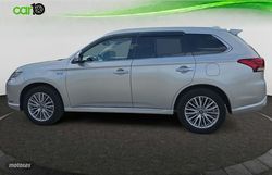 Mitsubishi Outlander 2.4 PHEV Kaiteki+ Auto 4WD - Miniatura 22