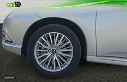 Mitsubishi Outlander 2.4 PHEV Kaiteki+ Auto 4WD - Miniatura 23