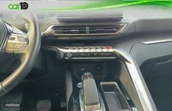 Peugeot 3008 Hybrid 225 e-EAT8 Allure Pack - Miniatura 10