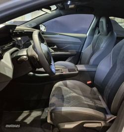 Peugeot 308 5P Hybrid 136 e-DCS6 GT - Miniatura 9