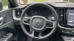 Volvo XC 60 2.0 B4 D PLUS DARK AUTO 4WD 5P - Miniatura 10