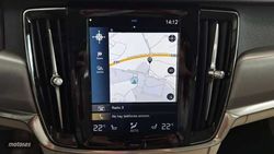 Volvo S 90 2.0 D5 MOMENTUM 4WD AUTO 4P - Miniatura 16