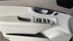 Volvo XC 90 todoterreno 2.0 T8 PHEV PLUS DARK RECHARGE AWD AUTO 455 5P 7 Plazas - Miniatura 16