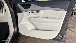 Volvo XC 90 todoterreno 2.0 T8 PHEV PLUS DARK RECHARGE AWD AUTO 455 5P 7 Plazas - Miniatura 17