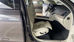 Volvo XC 90 todoterreno 2.0 T8 PHEV PLUS DARK RECHARGE AWD AUTO 455 5P 7 Plazas - Miniatura 18