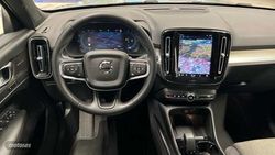 Volvo XC40 2.0 B3 PLUS DARK AUTO 163 CV - Miniatura 12