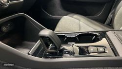 Volvo XC40 2.0 B3 PLUS DARK AUTO 163 CV - Miniatura 24